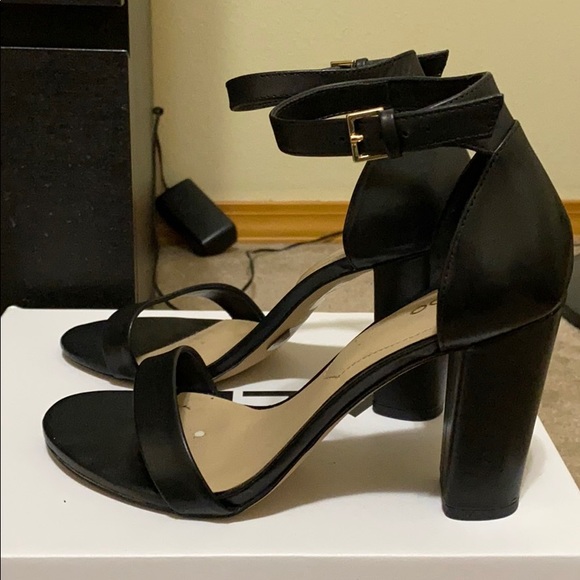 Aldo Black Heels *only worn once! Size 7.5 - Picture 2 of 3